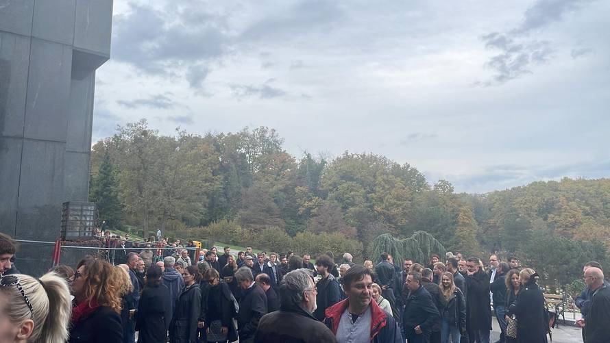 Posljednji ispraćaj Lukasa Nole, Vinko Brešan: 'Bio je genijalac. Barbara, ti si mu davala snagu'