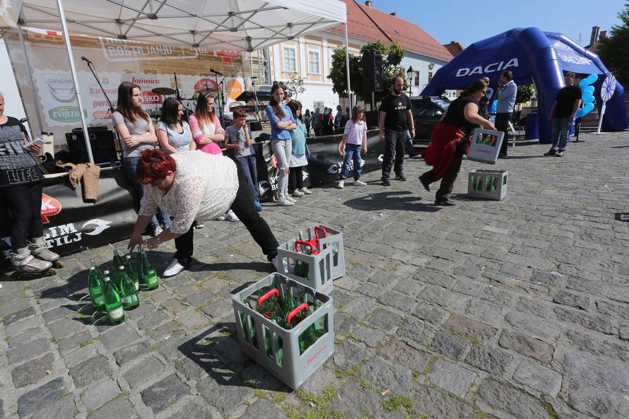 Bilo je gusto: Valpovački kotlić opet je napravio savršen roštilj