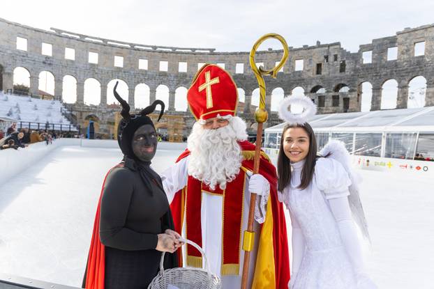 Pula: Sveti Nikola stigao je u  Arenu