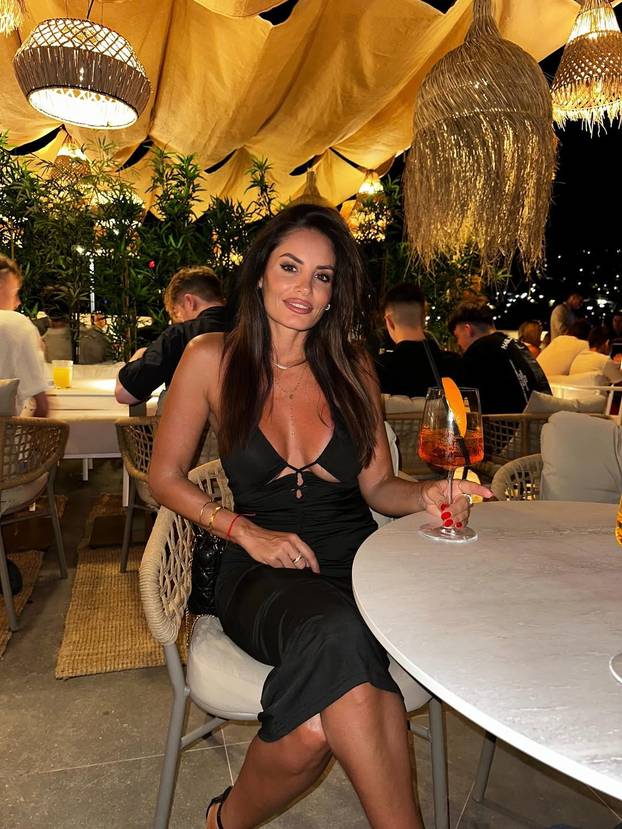 FOTO Tko je fatalna brineta koja je osvojila srce Stipe Drviša?