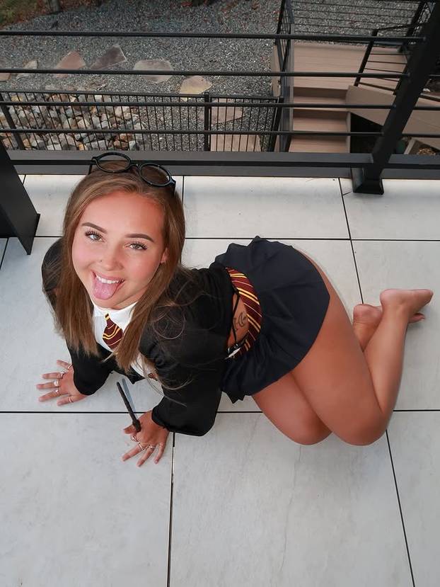 FOTO Poze koje izluđuju fanove: Svojom fleksibilnošću mjesečno zarađuje i do 130.000 eura