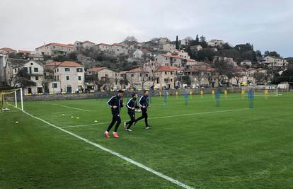 Hajdukovci stigli u Postira: Krenuo glavni dio priprema