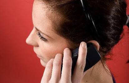 Dugo pričanje mobitelom prouzročuje rak u ustima?