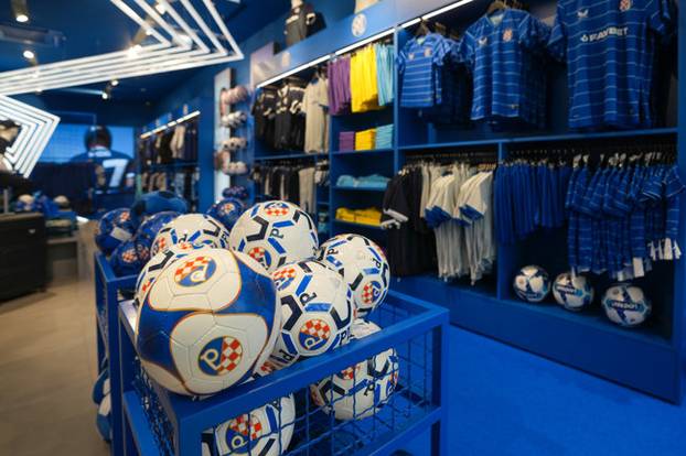 FOTO Zavirite u najveći fan shop Dinama. Već četvrti u Zagrebu