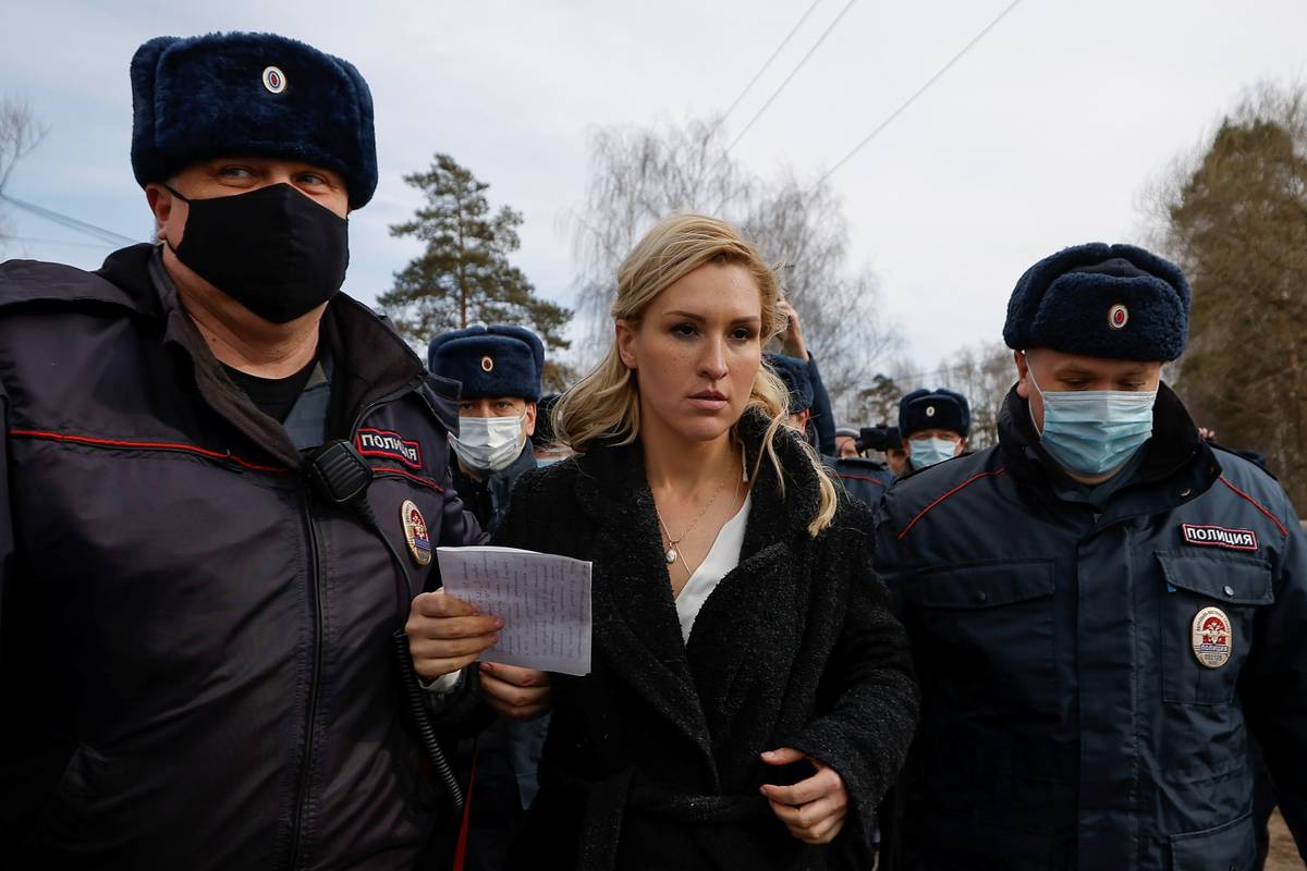 Uhitili devet pristaša Navaljnog ispred zatvora, među njima je i liječnica: 'Oni ga žele ubiti'