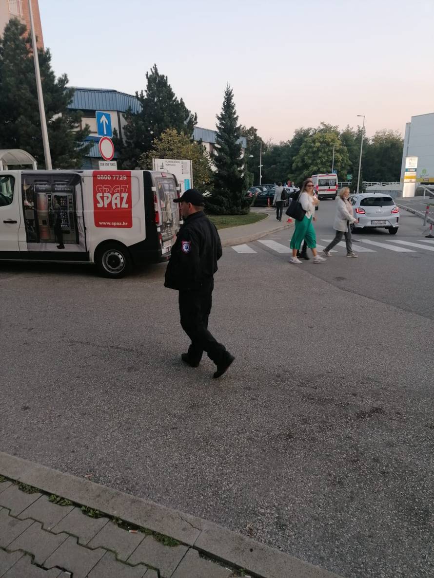 'Četvero koji su odbili test su udaljeni s posla i neće im biti plaćeno. Mogući su i otkazi'