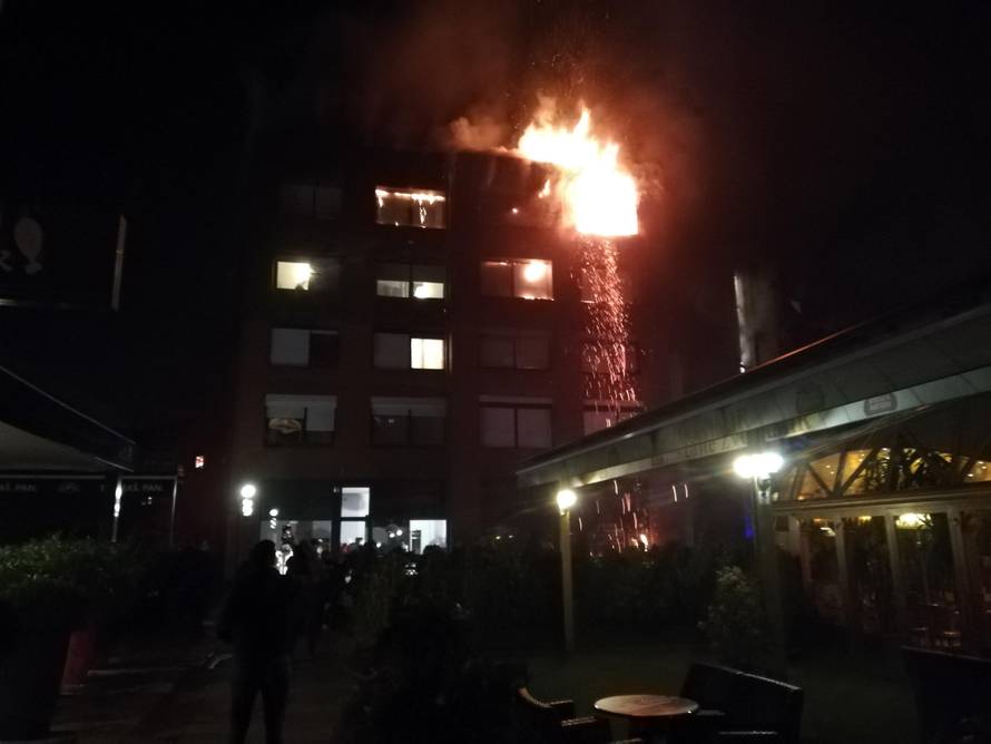 Veliki požar zahvatio je osam stanova, evakuirali sve stanare