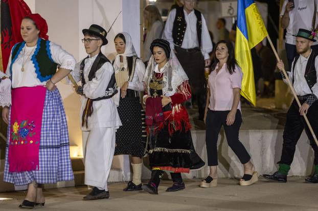 Vinkovci: Etno frizure svijeta na Vinkovačkim jesenima