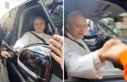 VIDEO Navijač dotrčao do pape i uzviknuo 'Forza Roma'. Reakcija Lava XIV. oduševila je navijače