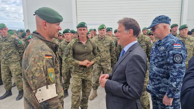 Jandroković posjetio pripadnike Oružanih snaga RH u Litvi
