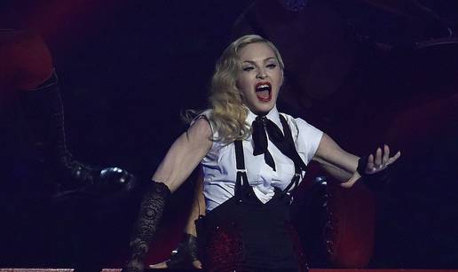 Armani: Madonna je pala na bini jer nije htjela pratiti upute