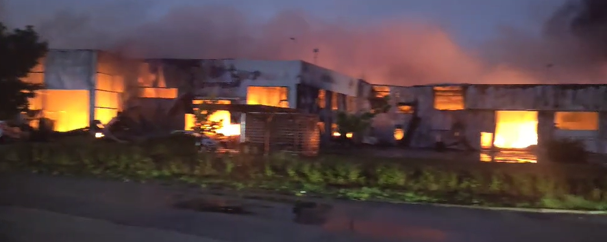 VIDEO 'Uspjeli smo obraniti benzinsku! Potrajat će cijeli dan kako bismo skroz ugasili požar'