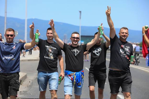 Zagreb: Tisuće fanova Thompsona prolazi Mostom mladosti koji je zatvoren za promet