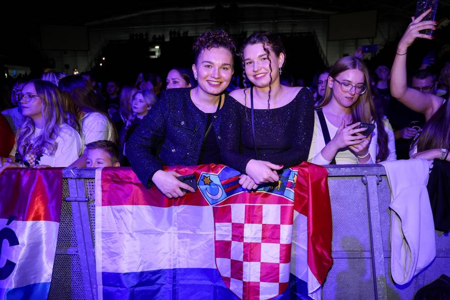 Frankfurt: Hrvatska noć u Suwag Energie Areni