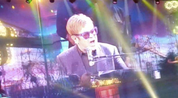 Elton John podivljao i urlao na obožavatelje: 'Sve ste sjeba**'