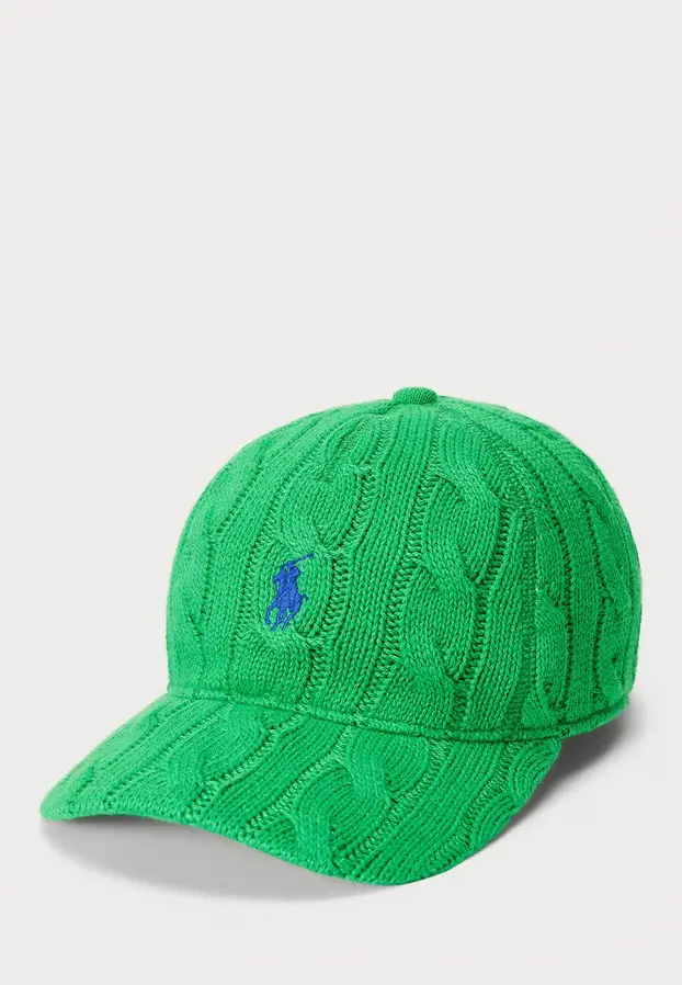 Ove sezone kape su chic i raznolike - od atraktivnih šilterica do beanie s mašnama