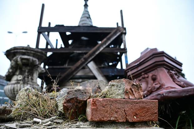 Zagreb: Skladište oštećenih tornjeva i drugih dijelova zgrada iz centra koje su stradale u potresu