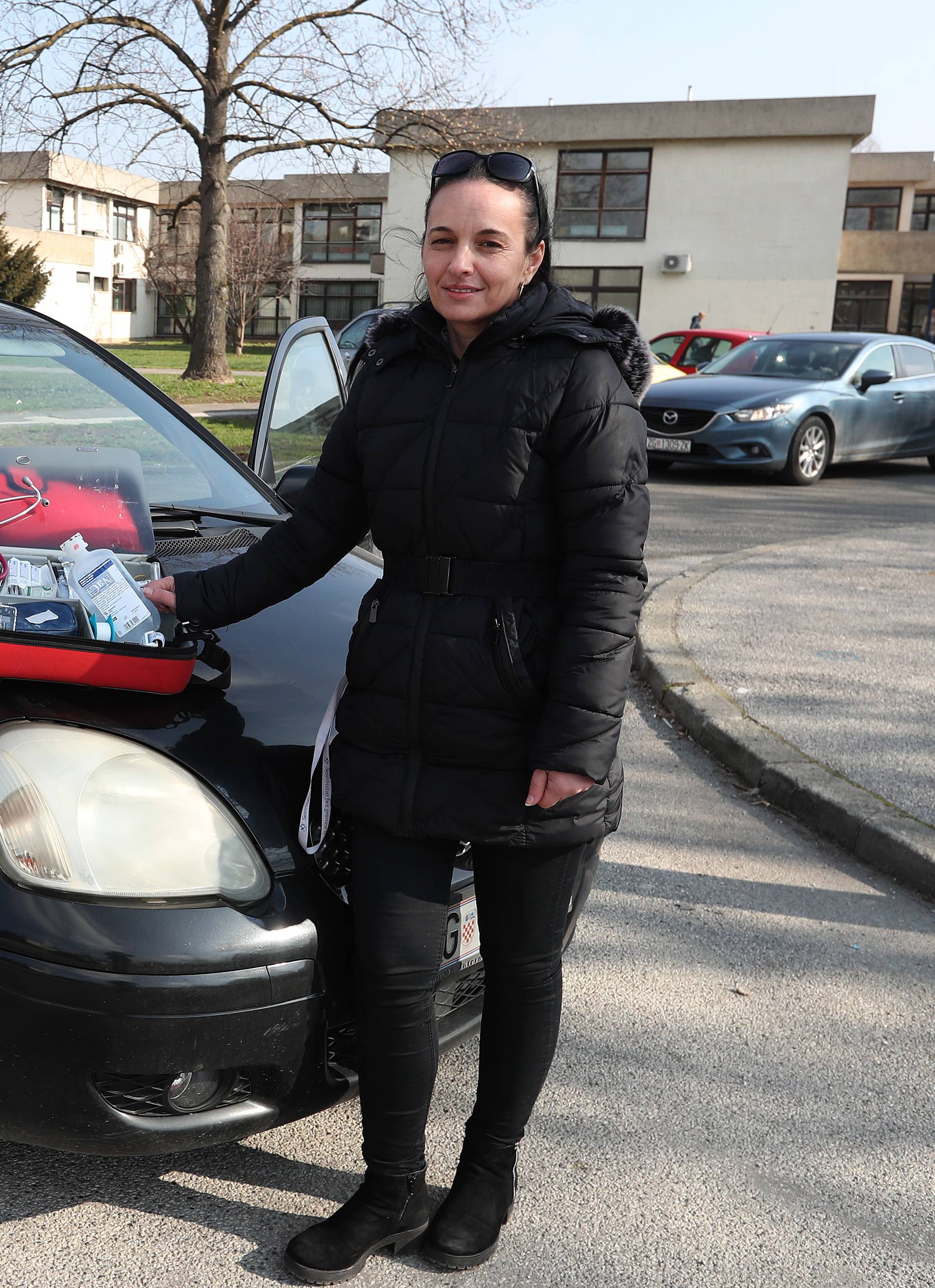 'Naša kći ovdje ima vrhunsku skrb, nadamo se da nas čuje...'