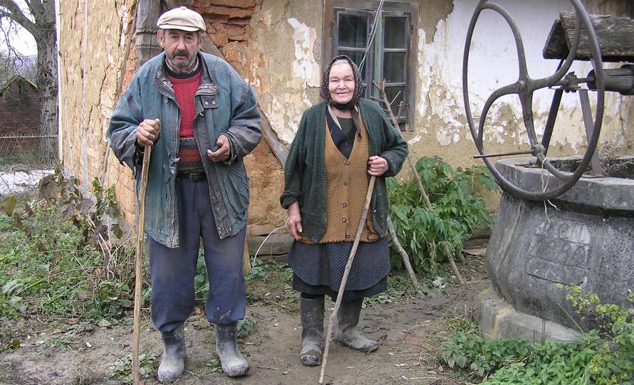 Tužni blagdani: Za Božić Ana i Đuro samo žele nove čizme...