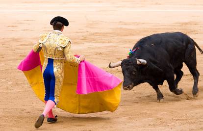 Matador: Bik ga napada jer mu pred očima maše krpom