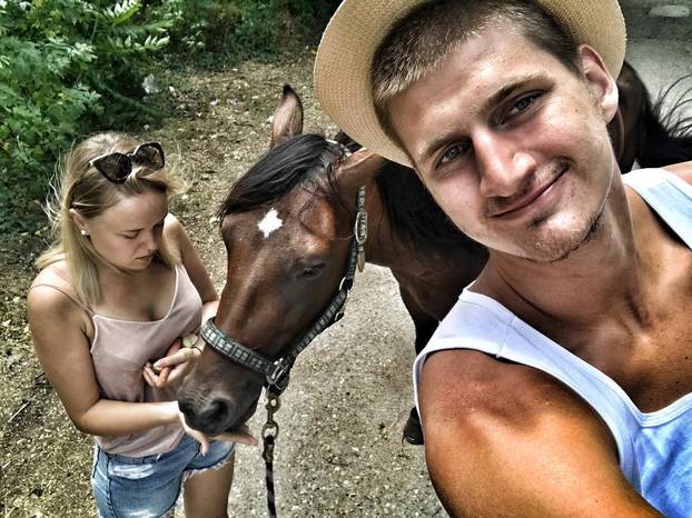 FOTO Supruga srpske zvijezde uz njega je još od srednje škole. Zbog nje ima i poseban ritual...