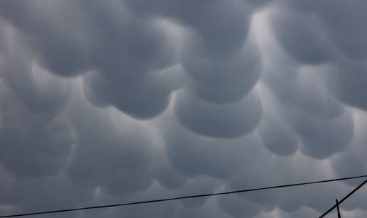 FOTO Nad obalom se pojavili rijetki i jedinstveni Mammatus oblaci: Evo što oni predstavljaju