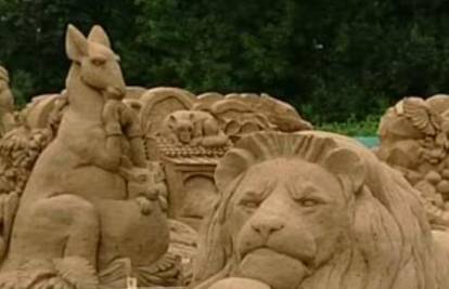U Moskvi napravili ZOO park od pješčanih životinja