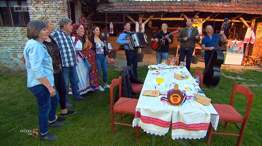 Agica oduševila goste šokačkom večerom i preuzela je vodstvo, a Vanesa je našla dlaku  u jelu