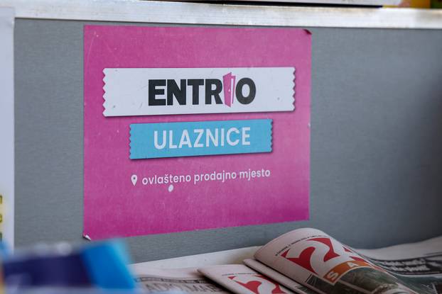 Zadar: Red za karte za koncert Thompsona na Hipodromu
