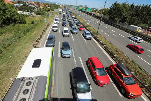 Zagreb: Velike gužve na naplatnoj postaji Lučko