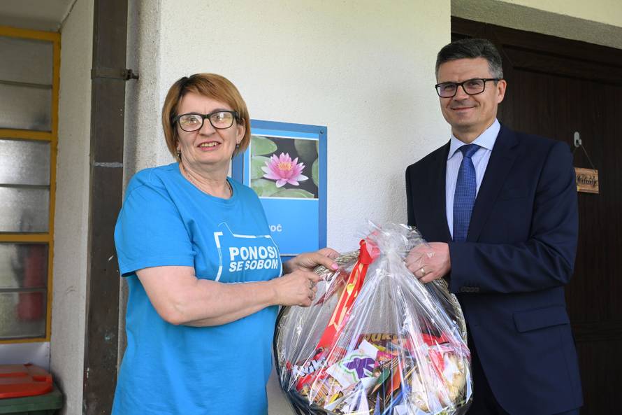 PBZ grupa donirala 30.000 eura SOS Dječjem selu Hrvatska