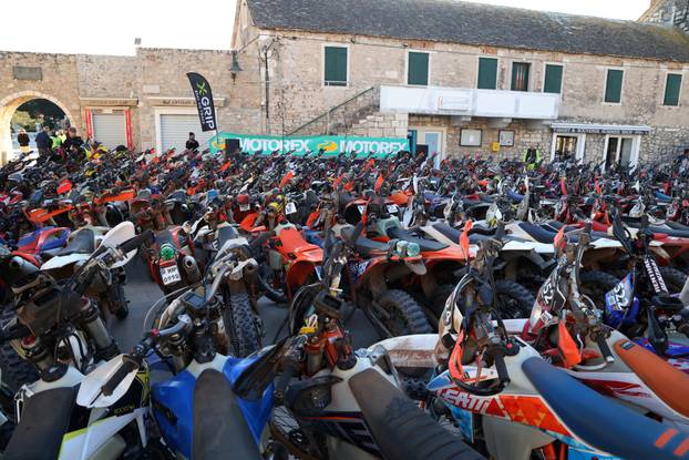 Primošten: Motociklisti?ka manifestacija Krka Enduro Raid privukla više od 500 natjecatelja iz cijele Europe 