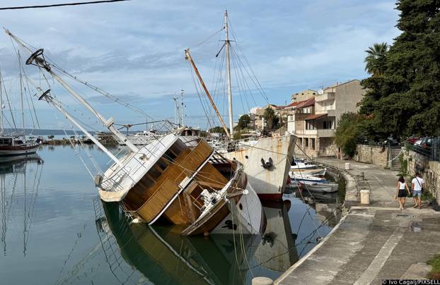 Potonuo brod Nerezine u Omišu