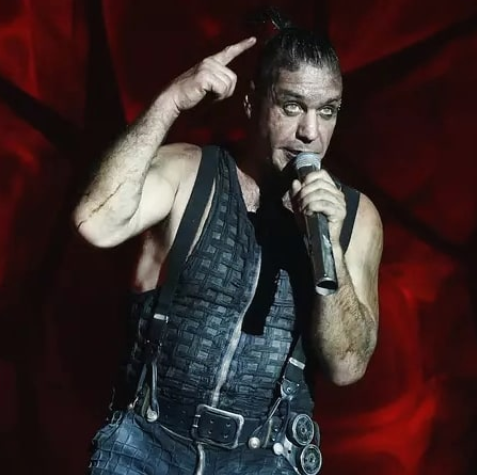 Oglasio se bend Rammstein: 'Lindemann nema korona virus'
