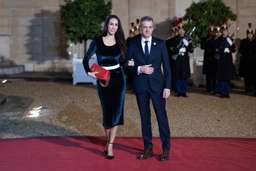 FOTO I tad je nosila tangice: Ovako je supruga slovenskog premijera izgledala kao plavu&scaron;a