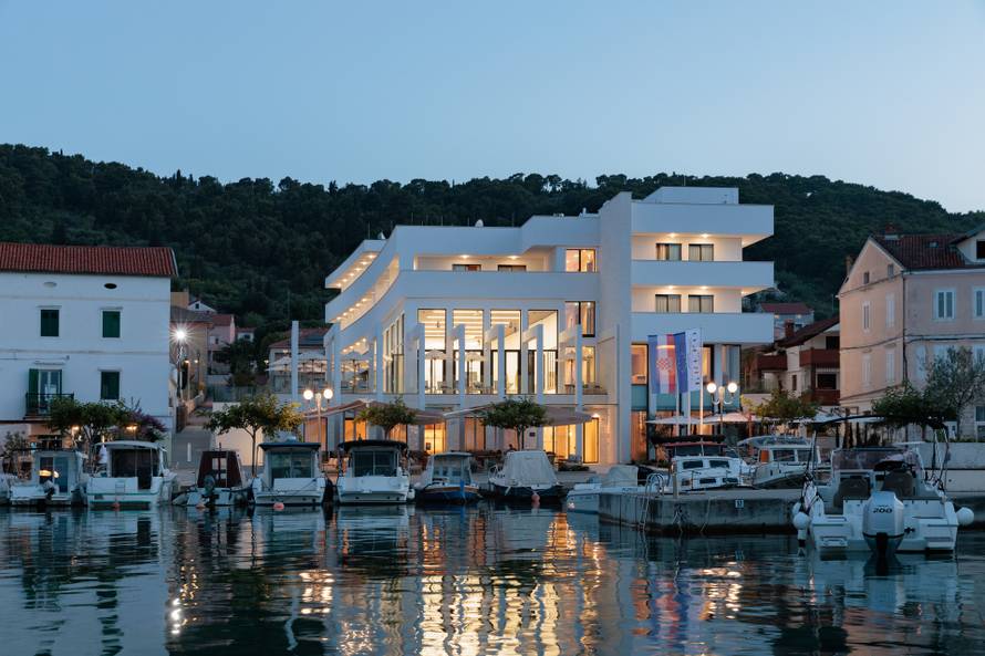 Trenuci za dvoje: romantični vikend na otoku Ugljanu