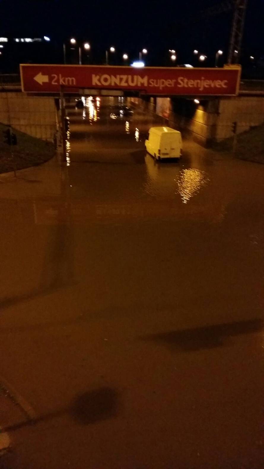 Ulice i podvožnjaci pod vodom: Zagreb pogodilo jako nevrijeme