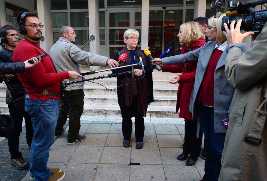 Leaković predala potpise: SDP treba mijenjati politiku, ne ime