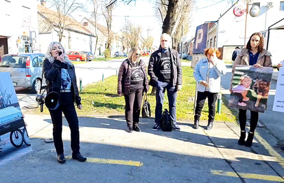 VIDEO Prosvjed ispred Centra za socijalnu skrb u Novoj Gradiški: 'Pravite se da ništa nije bilo!'