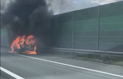Požar na autocesti A4: Planuo je automobil, vozi se usporeno