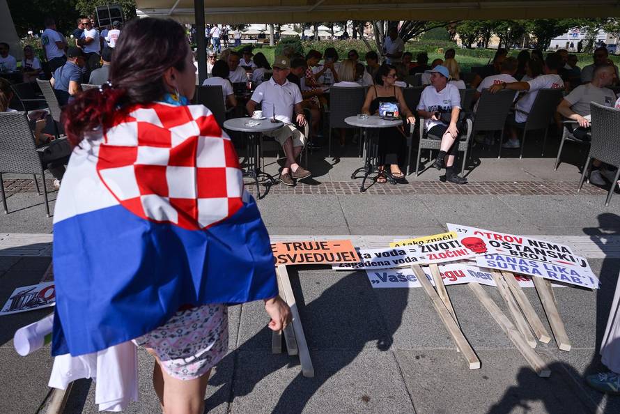 Zagreb: Okupljanje prosvjednika Hodaj za Liku, hodaj za Hrvatsku