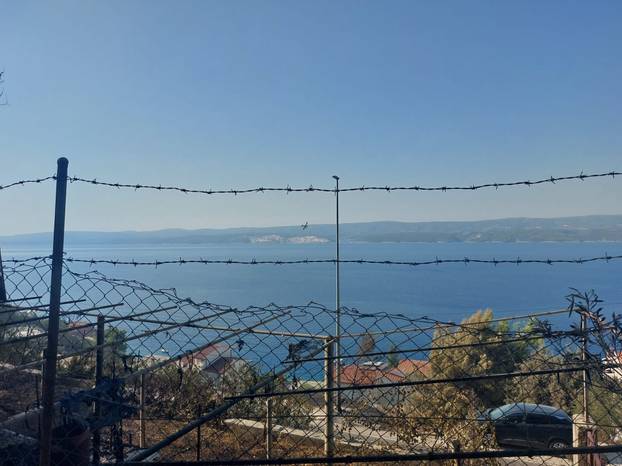 DRAMATIČNI PRIZORI Od kuća i apartmana ostalo tek zgarište! Požar kraj Omiša gutao sve