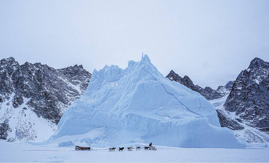 Patrola Sirus:  Na psećoj zaprezi čuvaju granice Grenlanda. Nastali su u najvećoj tajnosti...