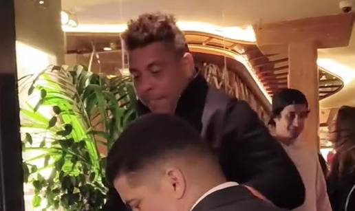 Šokantni video: Legendarni Ronaldo pijan teturao do auta