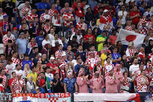 KATAR 2022 - Navijači na utakmici osmine finala između Japana i Hrvatske
