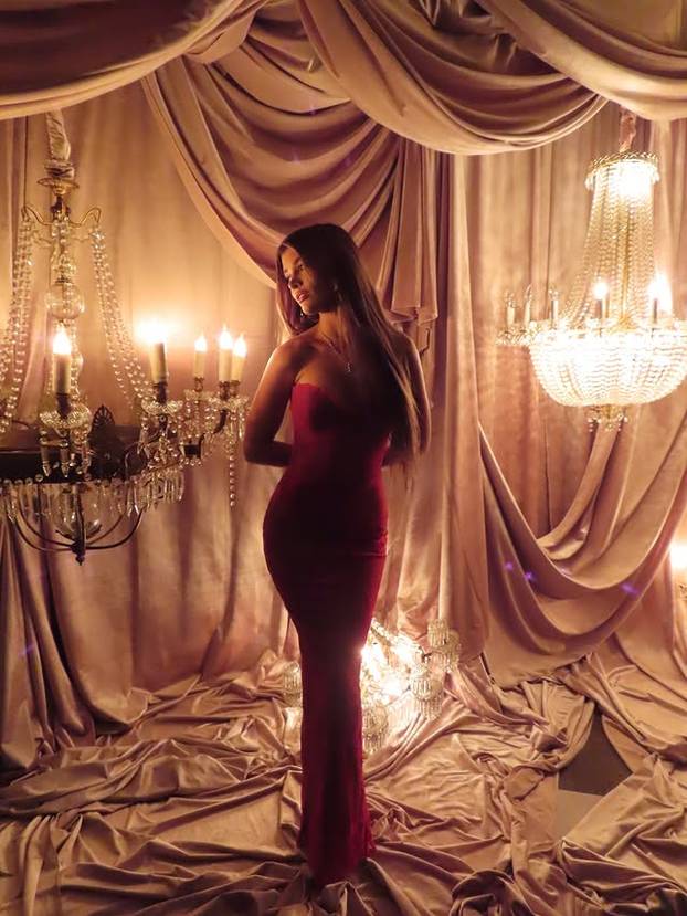 FOTO Od slavnih roditelja do vruće zvijezde Instagrama - ova influencerica ne zna za granice