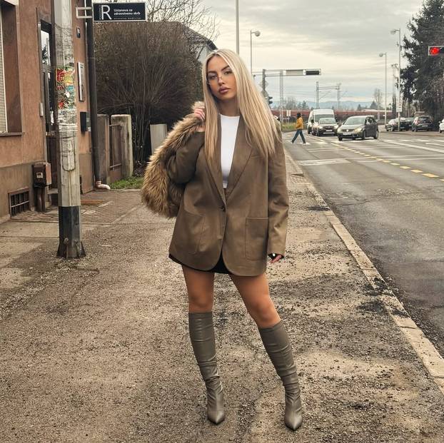 FOTO Tko je Lukrecia koja se u Večeri za 5 kupala u tangicama?