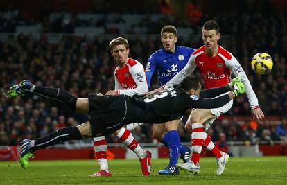 Kramarić je zabio Arsenalu na Emiratesu! Pogodio i Jelavić...