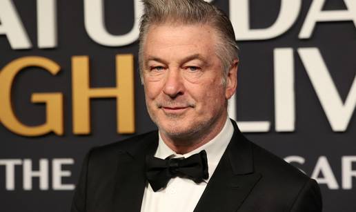 Alec Baldwin slupao ženin auto, oglasio se: 'Žao mi je, volim te'