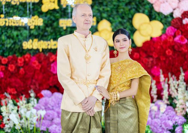 EKSKLUZIVNO Ovako je izgledala svadba Hrvata i 49 godina mlađe Kambodžanke